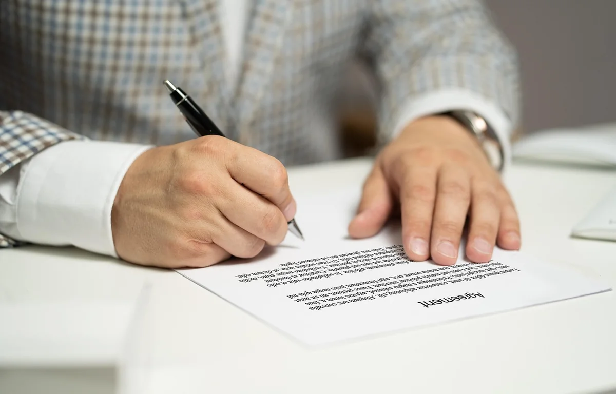 Les clauses du contrat à ne jamais laisser passer